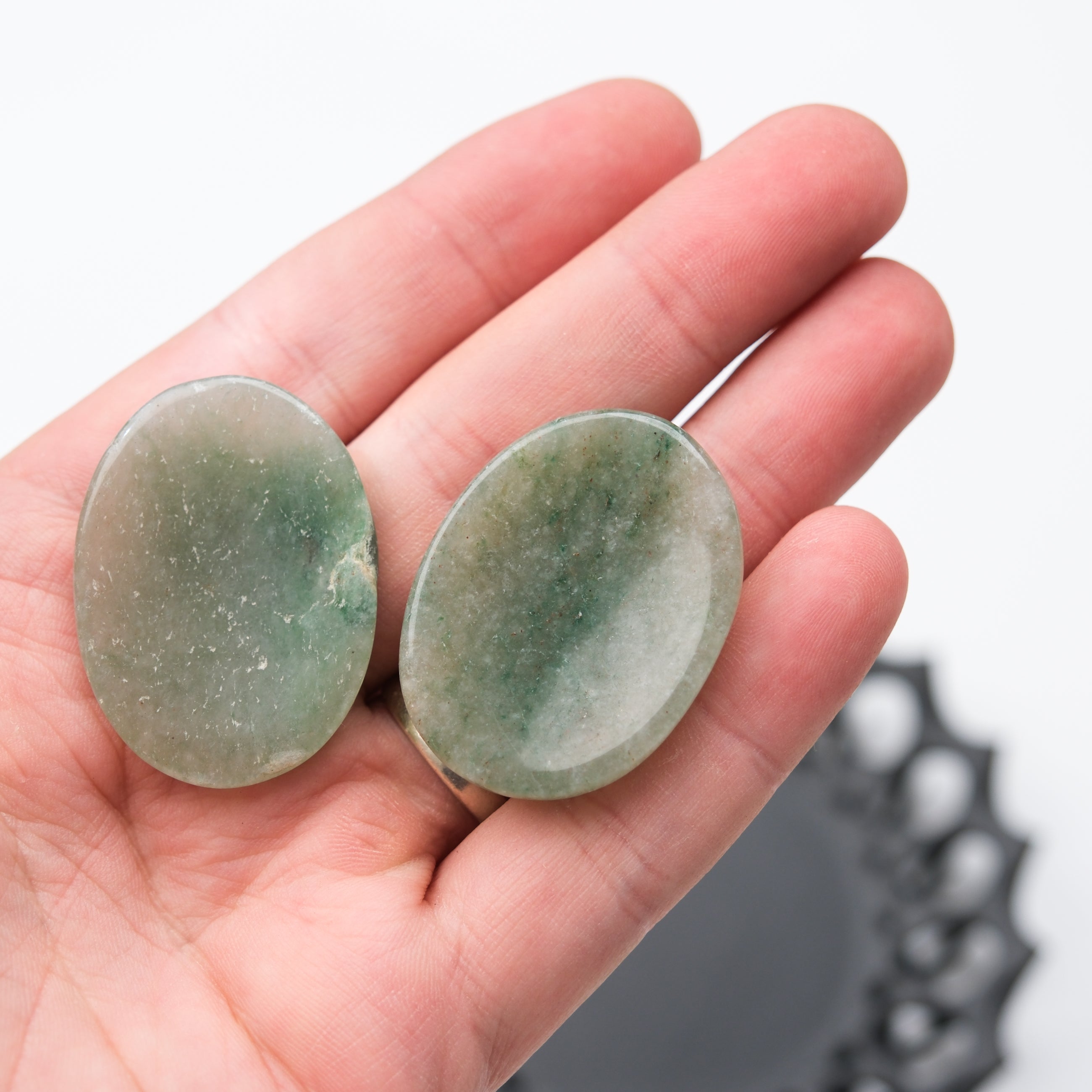Green Aventurine worry stone from Noctis Studio, smooth polished gemstone with natural green coloration and rounded shape.